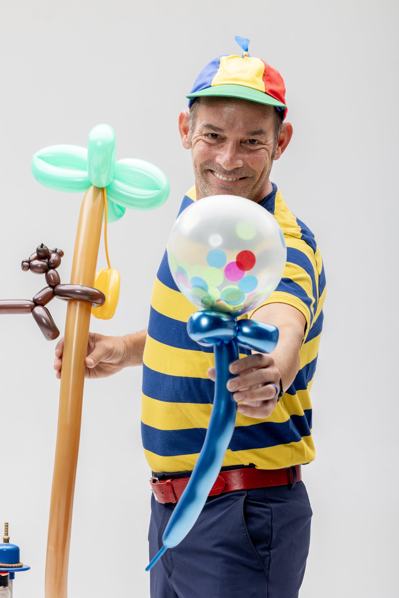 Mr. Twisty performing